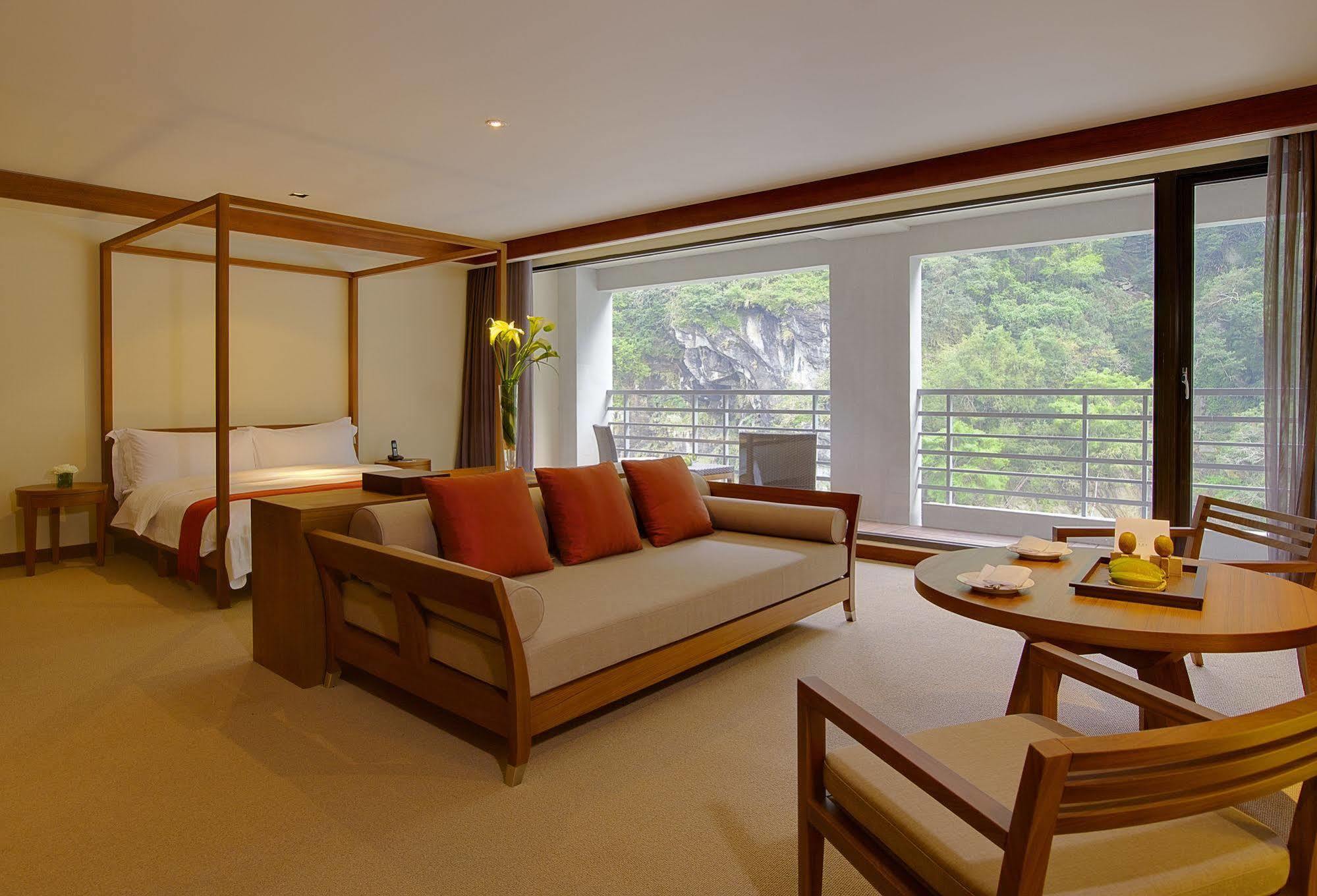 Silks Place Taroko Hotel Fushi Exterior photo
